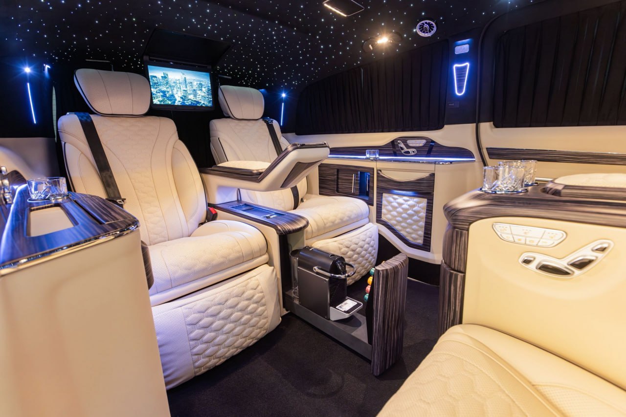 Mercedes-Benz EQV300XL Royal interior detail